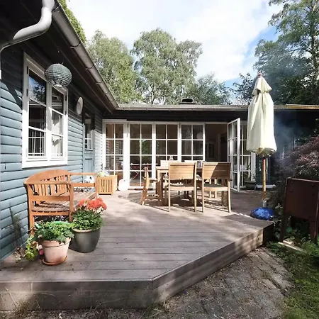 Family With Hidden Garden Spots *