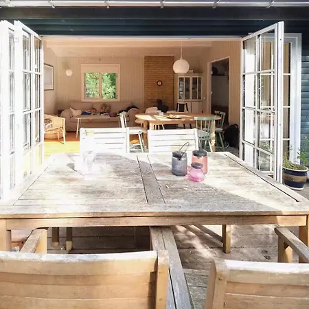 Family With Hidden Garden Spots Semesterbostad Vejby